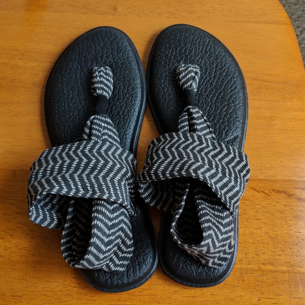 Sanuk yoga mat sling sandals